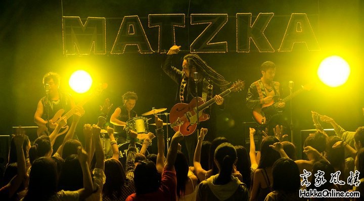 Matzka (主唱&吉他手 - 瑪斯卡)