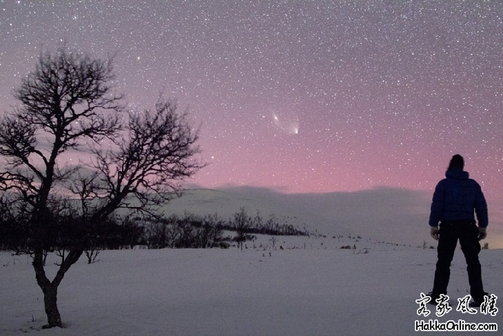 一个瑞典人拍到的银河系M31系和掃把星   