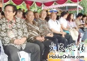 日惹特區副首長PAKU ALAM九世（中）蒞臨觀賽。