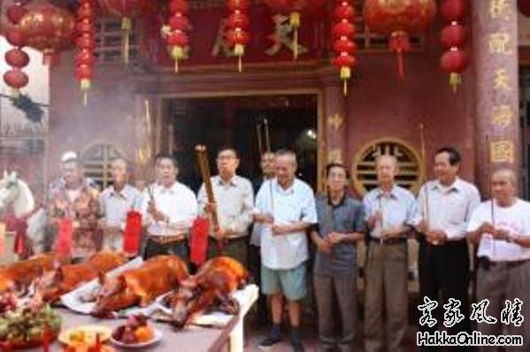 柬埔寨客屬會館會舉行歲暮酬神儀式.jpg