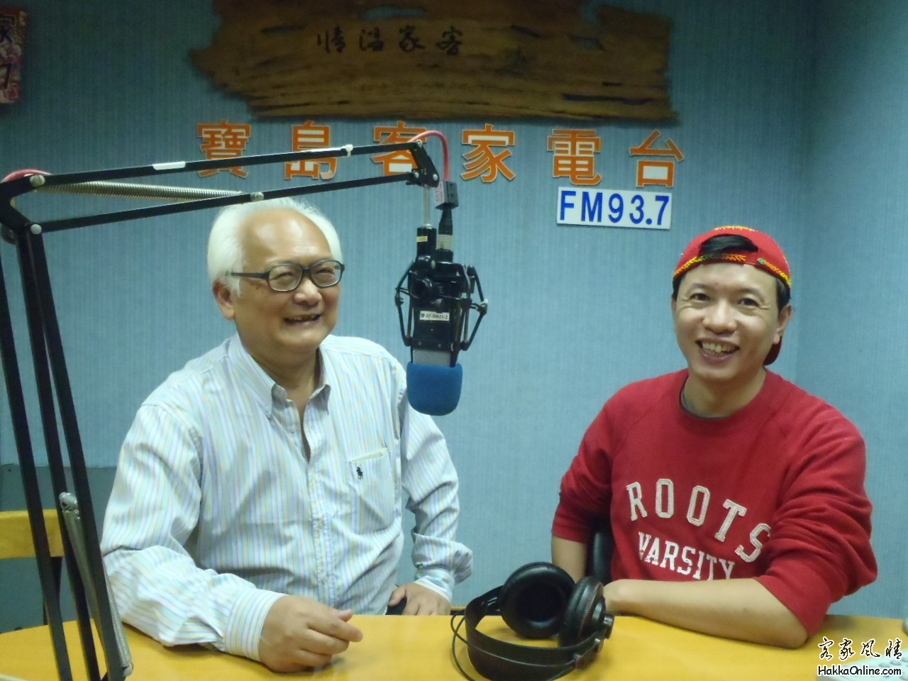 模拟台湾客家电台的"俊"男和"鈺"女接受采访2