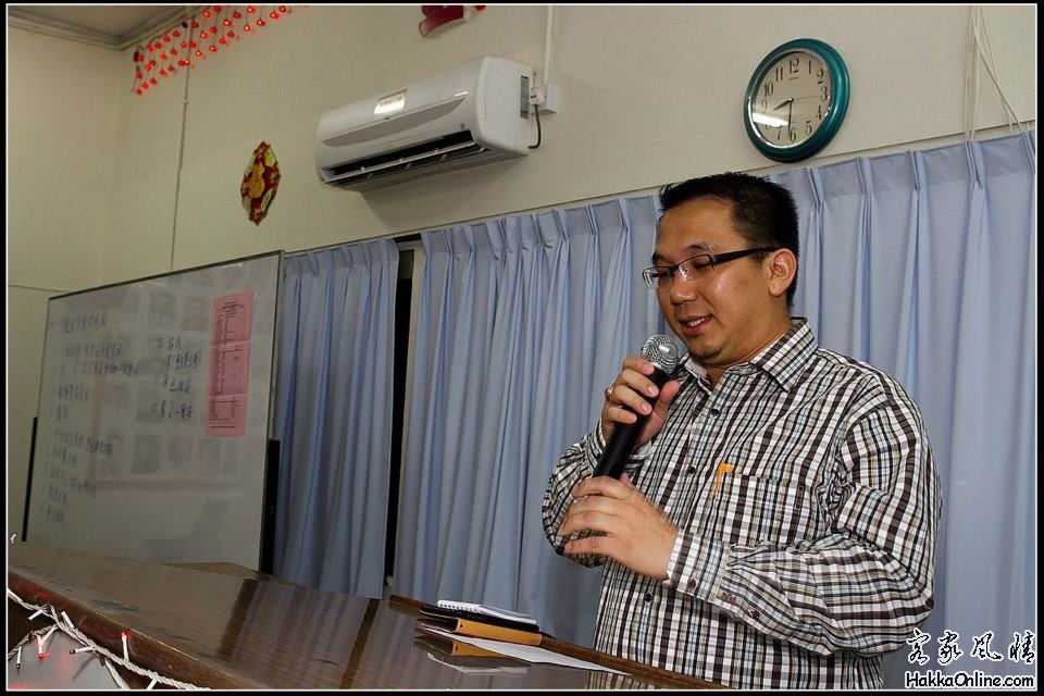 第二财政部长代表Nazrim Cheong致词 — at Perak Taipu Association.