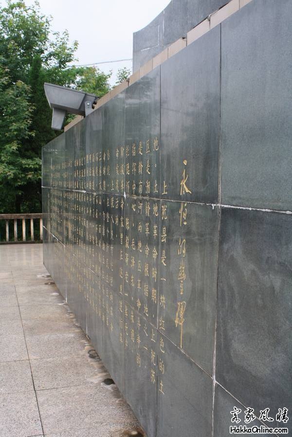 上犹烈士塔2.JPG