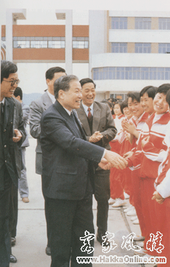 原邮电部长杨泰芳