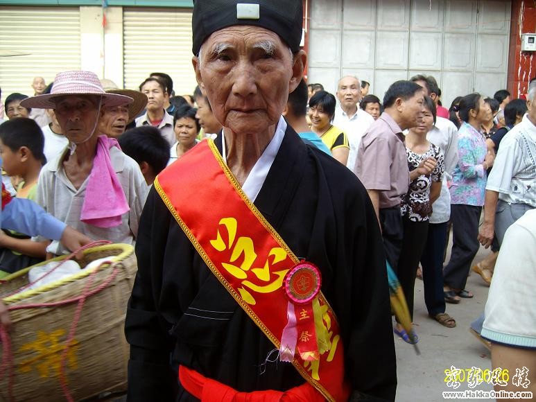 主祭阿京伯