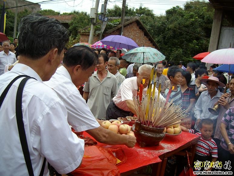 摆放祭品