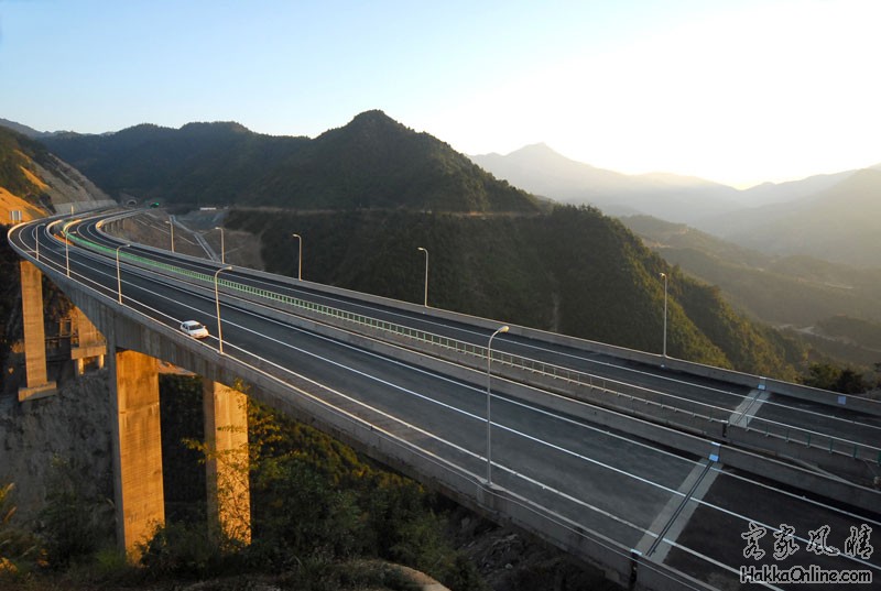 船岭岽大桥晨韵