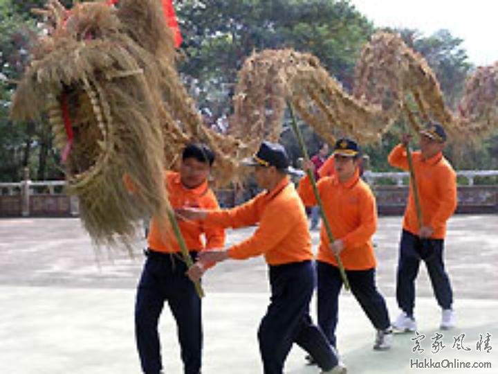 台湾苗栗客家云火龙.jpg