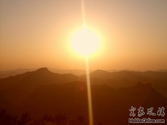 1187夕阳与群山.jpg