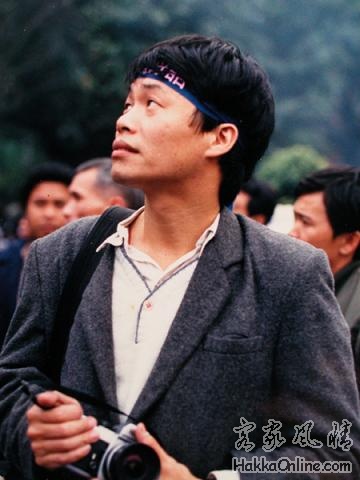 邱万兴在1988年还我母语运动时个相片