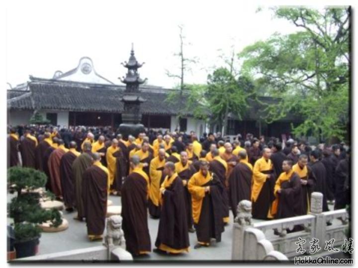 观音法会“绕佛”情景.jpg