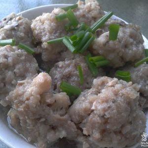 兴宁阿哥哩教汝做客家菜——敛蒸肉丸